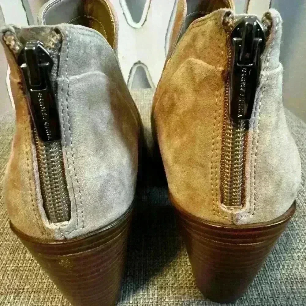 Vince Camuto Gradina Ankle Bootie Size 9M